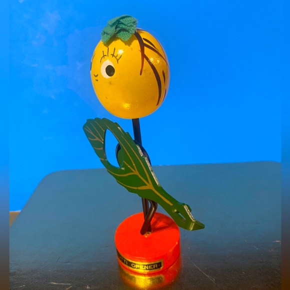 RETRO 70s JAPAN TIMBER LINE WOOD CRAFT TUTTI-FRUITTI MAGNETIC BOTTLE/ CAN OPENER - Picture 2 of 15